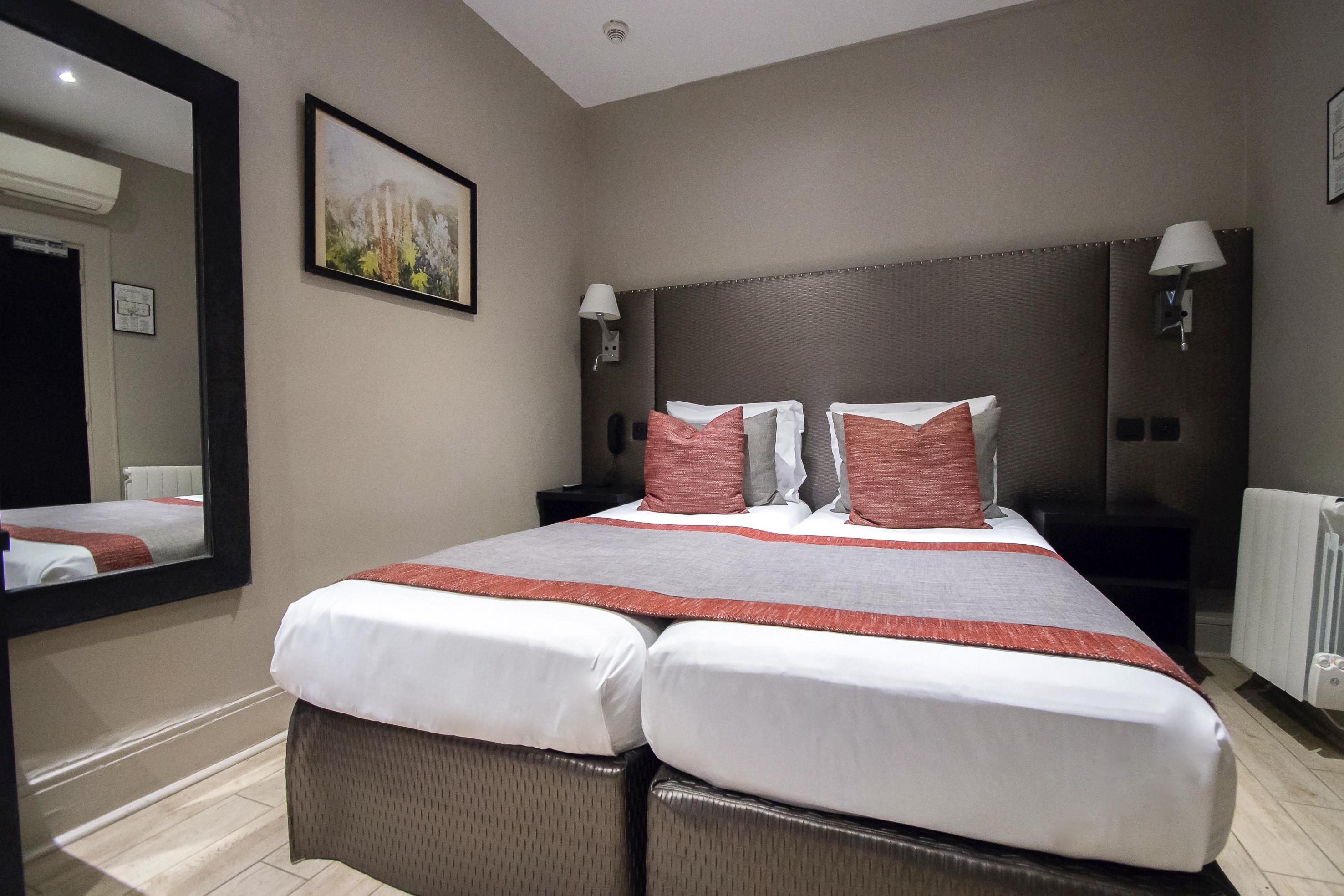 Migny Opéra Montmartre Hotel Parigi